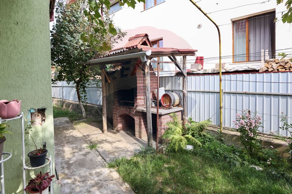8 room House / Villa for sale, Stefan cel Mare area
