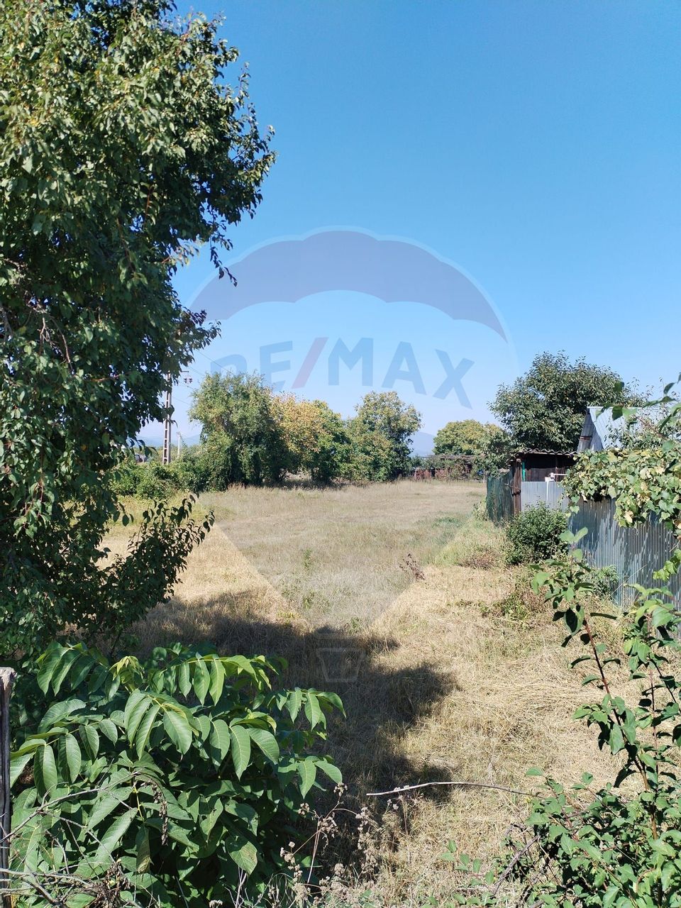 Land 1,035sqm Roznov / Strada Șes