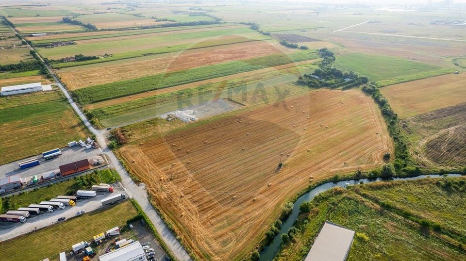 Teren 20.000 mp Arad. Ideal pentru mica industrie, servicii, transport