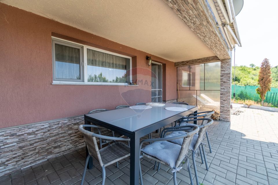 5 room House / Villa for sale