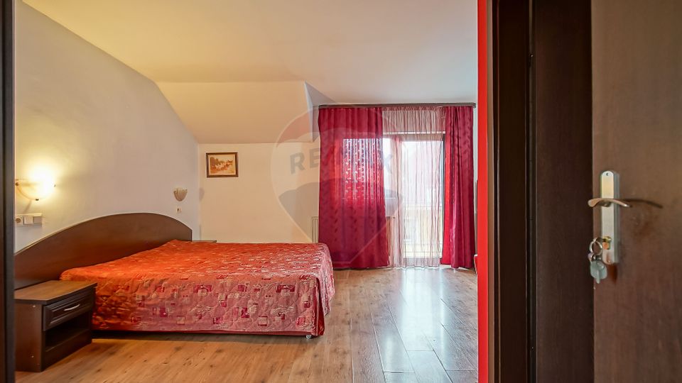 Casă / Vilă cu 12 camere de vânzare în zona Astra