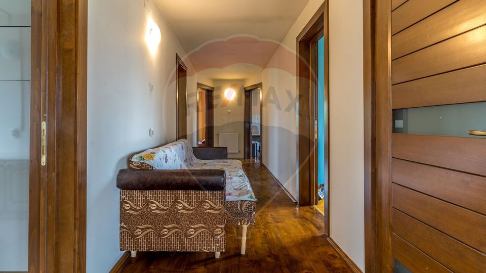 Casa cu 6 camere de vanzare, zona Centrala, Huedin