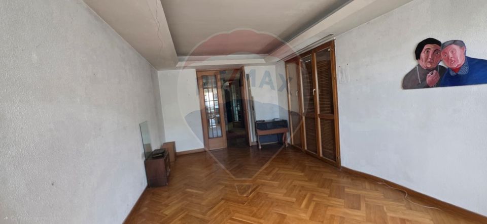 5 room House / Villa for sale, Grivita area