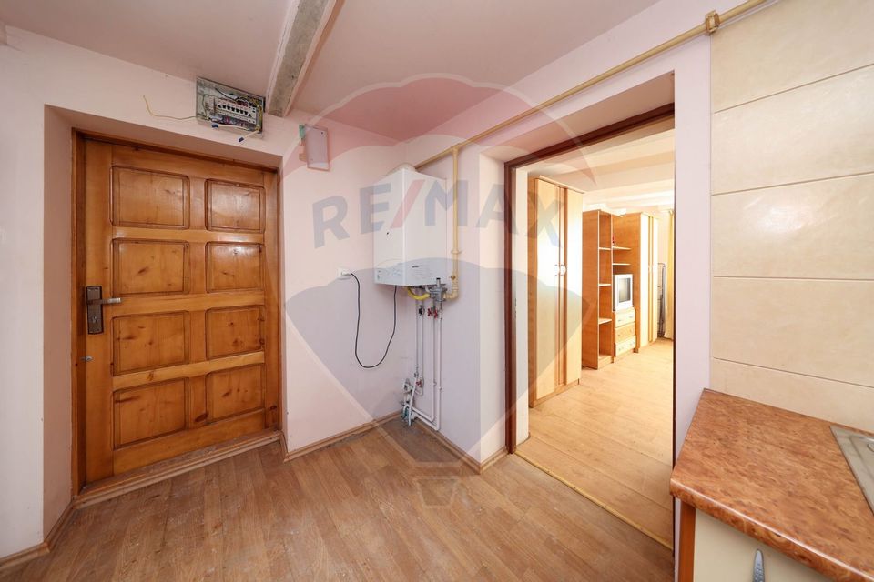 Casă cu 1 camera de vânzare în zona Centrul Istoric