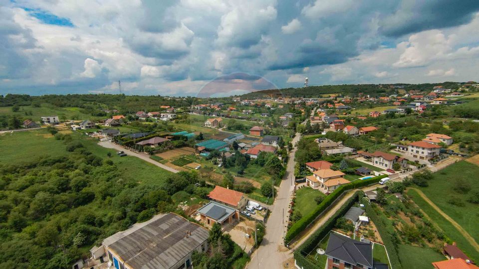 De Vânzare Teren Intravilan 1210 mp, dublu front, Strada Izvorului