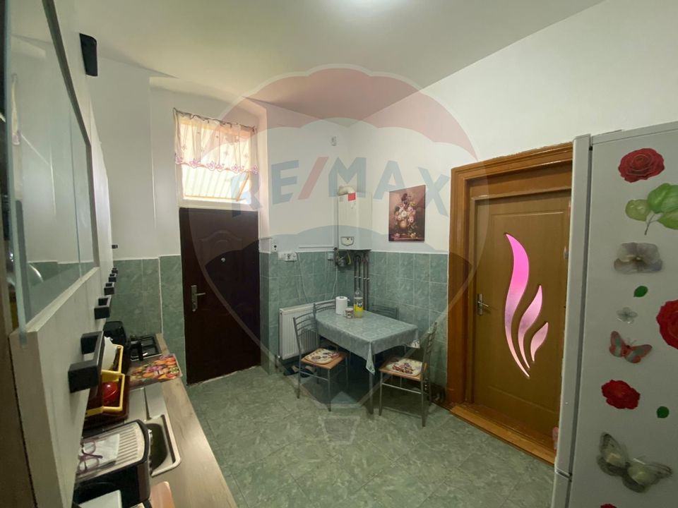 Apartament cu 2 camere central