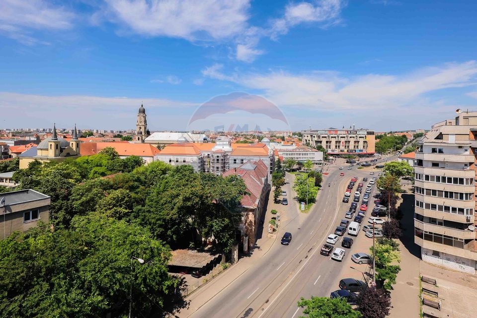 De Vânzare: Apartament Ultracentral cu 4 Camere pe Bulevardul Magheru