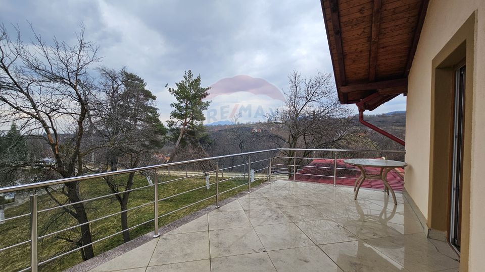 Casă de vânzare Bran Sohodol teren  intravilan 10.331 mp două locuințe