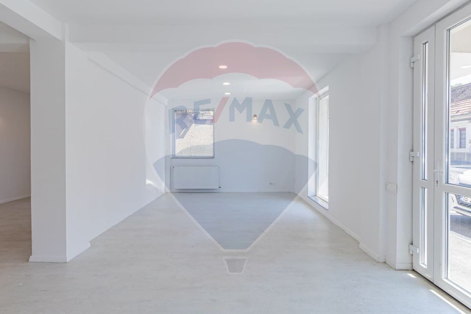 Spațiu comercial de închiriat – Strada de Mijloc, Brașov