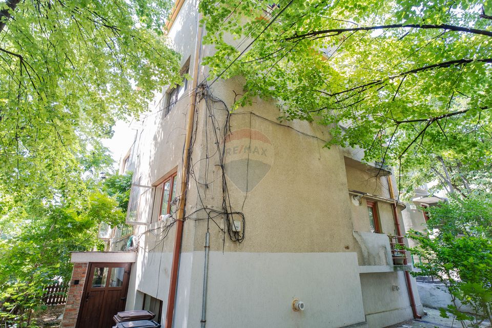 Apartament cu 4 camere de vânzare în zona Piața Unirii