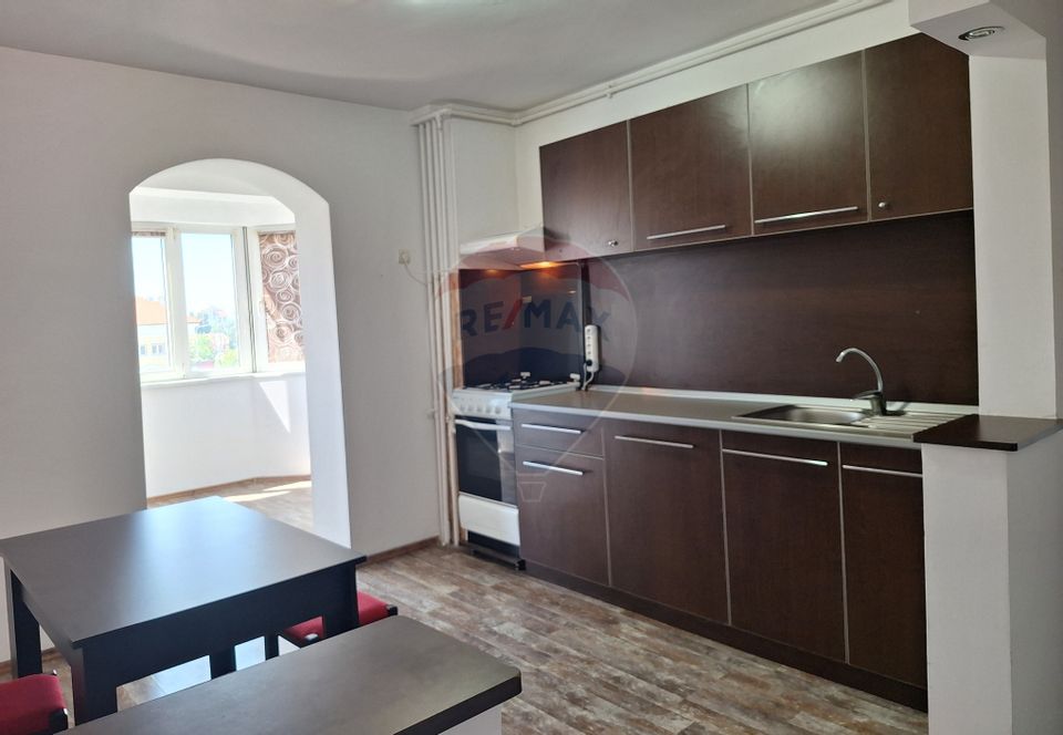 Apartament cu 2 camere de închiriat pe Bdul Mihai Viteazu