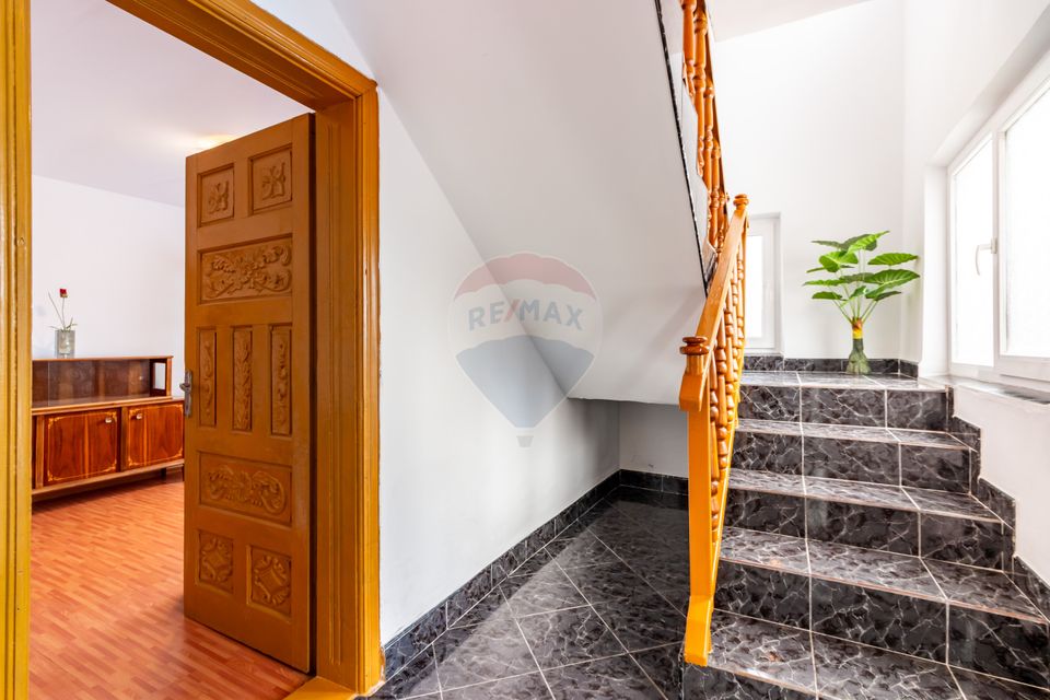 Casă / Vilă de vânzare Picior de Munte, Dambovita