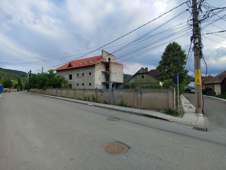 Casă /Vila+Teren intravilan 900 mp - Gura Humorului, Suceava