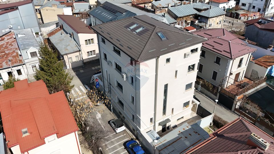 De vânzare Bloc Boutique Lux S+P+3E în zona Parcul Carol - Unirii