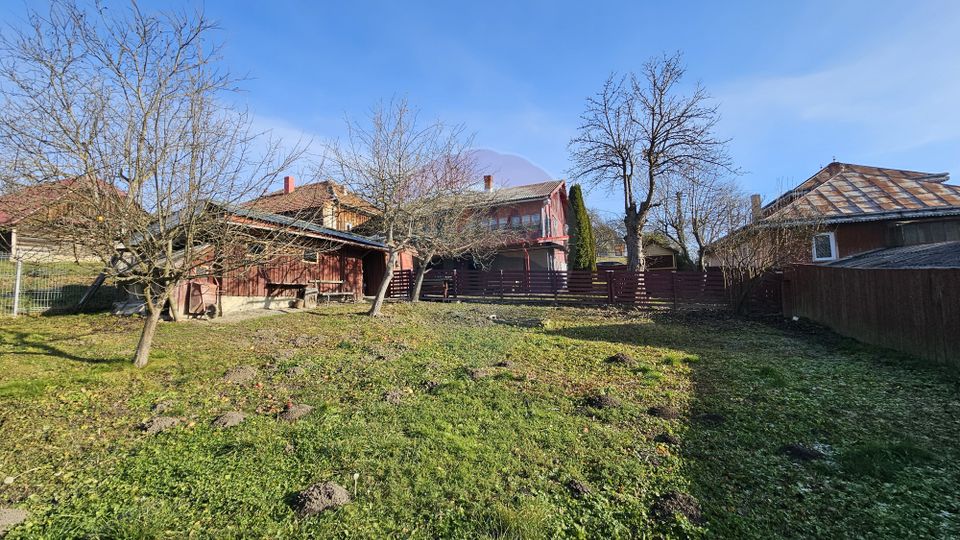 Casă / Vilă cu 3 camere de vânzare-Cacica-Suceava