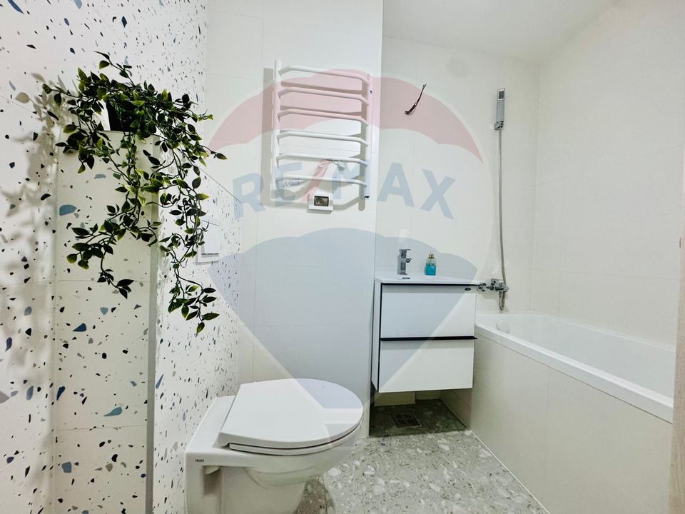 Apartament cu 3 camere de vânzare în zona Central