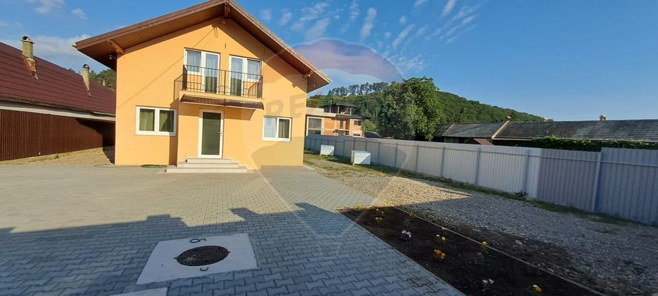 De închiriat! Casă nouă în  Tărlungeni- sat Zizin, 2600 mp teren