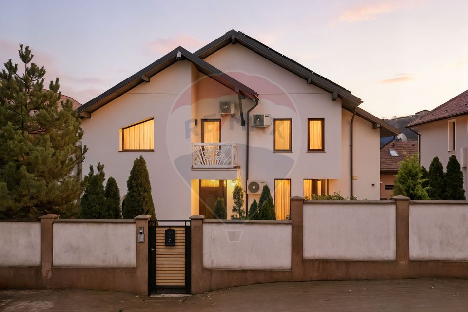 Vila de Lux de Vânzare, 280mp util - Str. Cortez - Hlincea Iasi