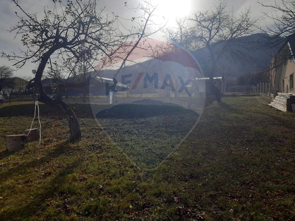 Teren 1,050mp Zarnesti cu proiect de casa / Strada Tohanita nr 26F