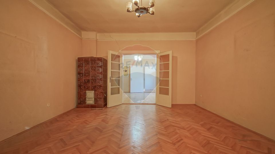 5 room House / Villa for sale