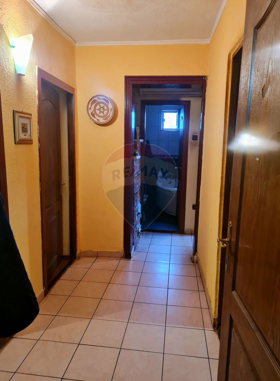 Apartament cu 4 camere  în zona Ultracentrala( Primaria Focsani)