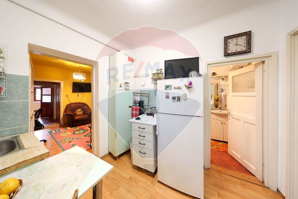 Apartament cu 5 camere de vânzare în zona Centrul Istoric