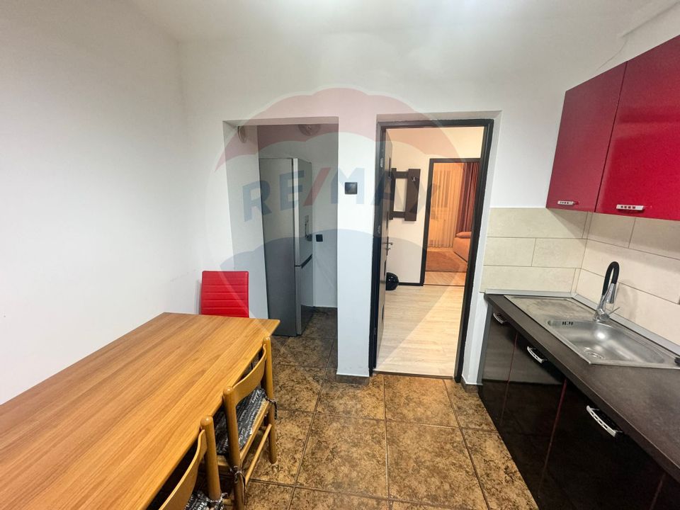 Apartament cu 3 camere de inchiriat- Str Banca Nationala