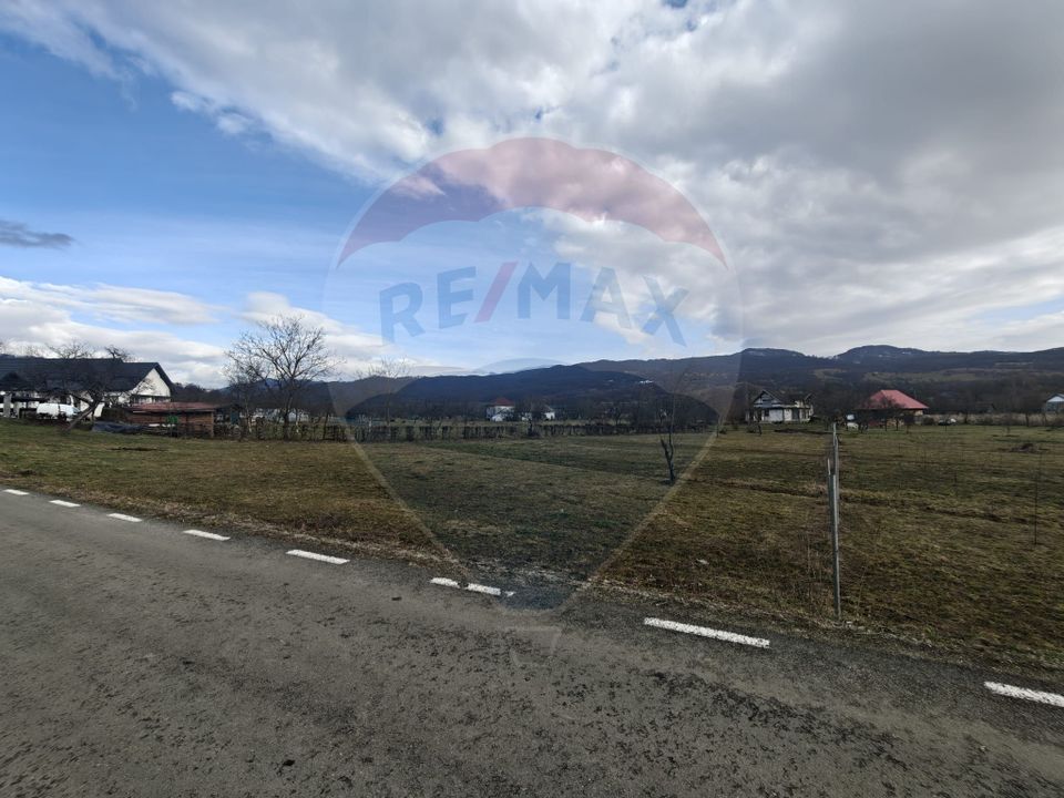 Teren intravilan de vanzare Șurdești