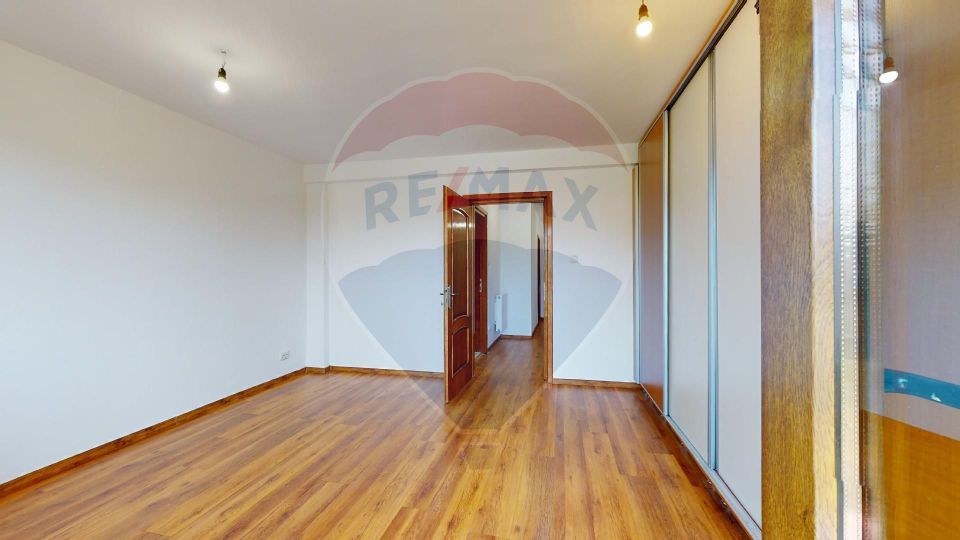 5 room House / Villa for sale, Bucurestii Noi area