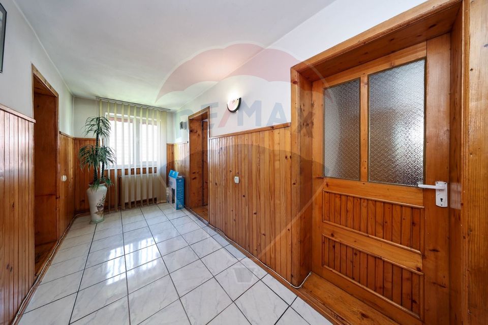 Vilă cu 4 camere de vânzare în zona Florilor