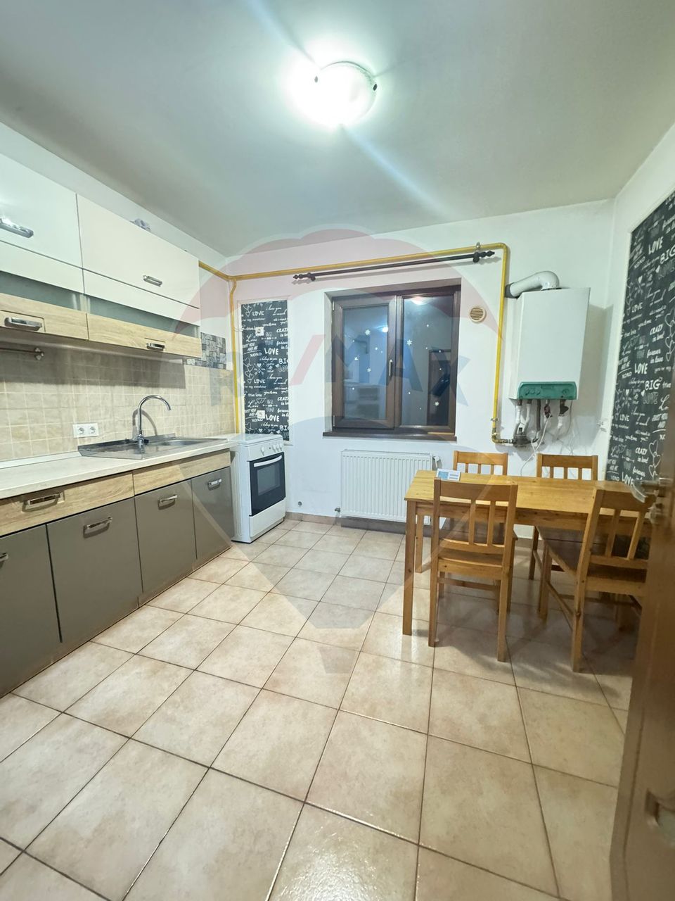 2 camere, bloc nou, central, etaj3/3