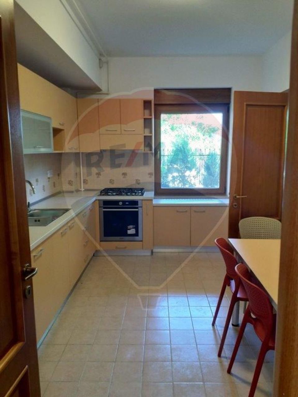 3 room Apartment for rent, Aviatiei area