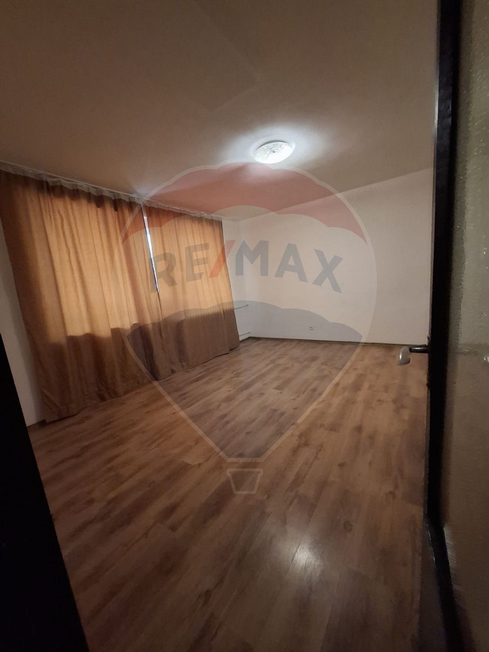Apartament cu 1 camera de vânzare în zona Colentina