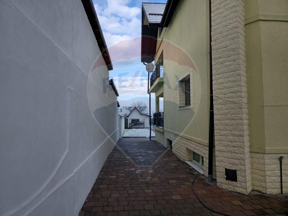 12 room House / Villa for sale, Central area