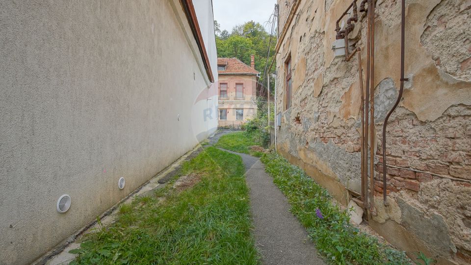 10 room House / Villa for sale, Brasovul Vechi area