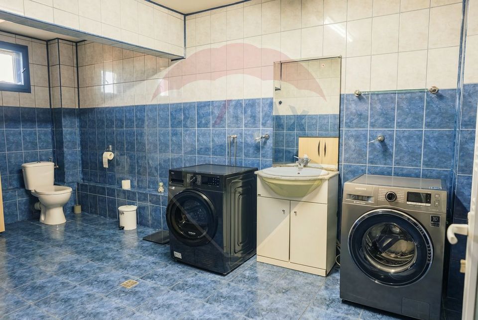 8 room House / Villa for sale, Sud-Est area