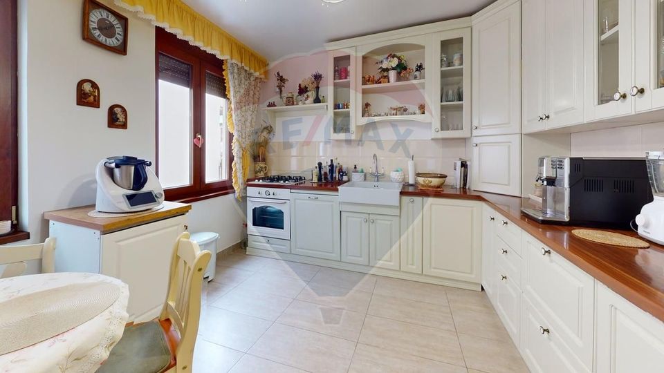 5 room House / Villa for sale, Calea Poplacii area