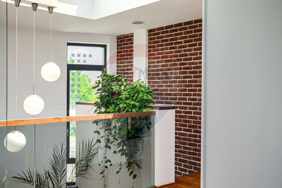 Clădire de birouri Micalaca pe principală, vad si vizibilitate sporită