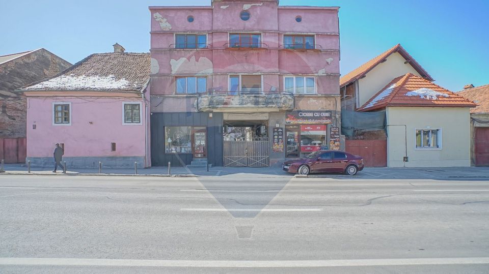 Spațiu comercial versatil, de închiriat, situat pe Str Lungă, Brașov
