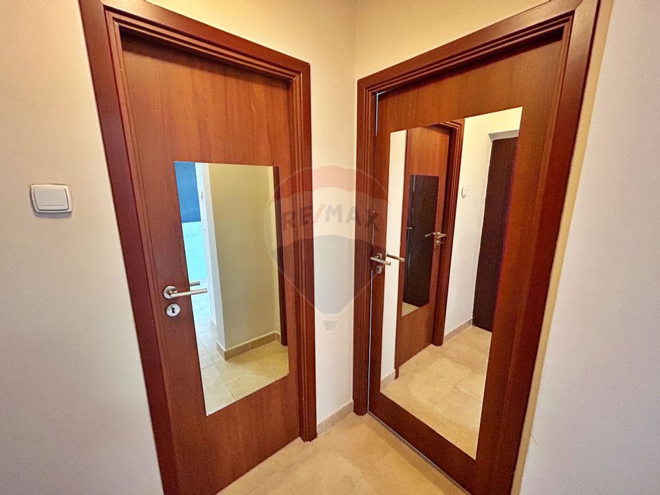 Apartament cu 4 camere de vânzare în zona Aurel Vlaicu