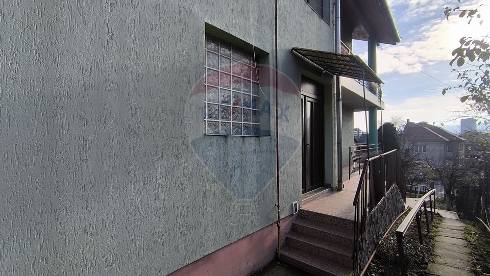 Apartament 3 camere de inchiriat în zona Dambul Rotund