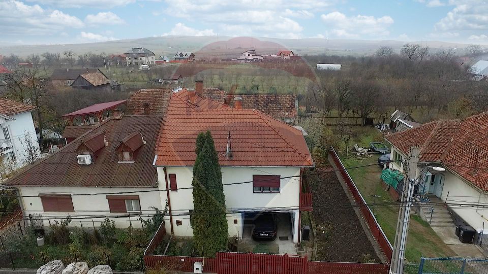 Casa de vanzare, 4 camere,  zona Central Huedin