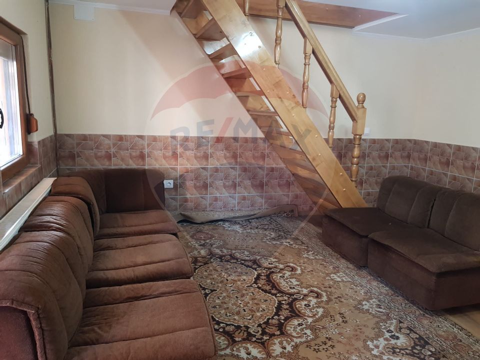 Casă cu curte acoperita de inchiriat, centrul vechi (BM)