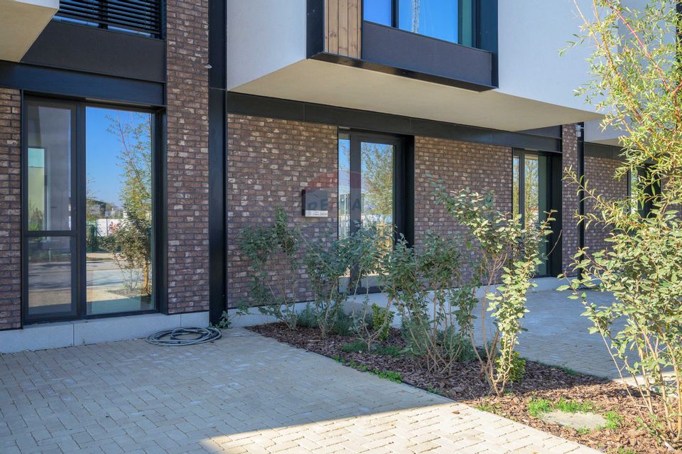 Vila luminoasa cu 4 camere si panouri solare in Amber FOREST Tunari