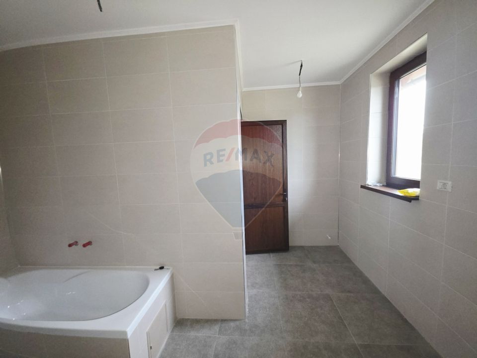 4 room House / Villa for sale