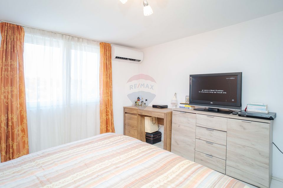 Casă / Vilă spatioasa cu teren in zona centrala Sararie