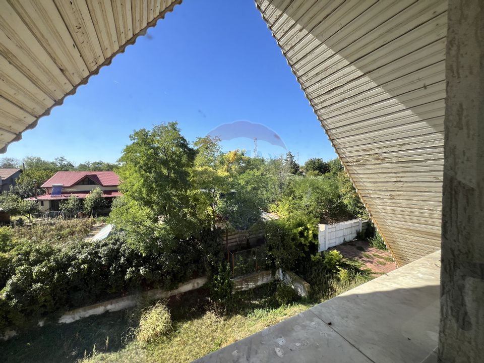 Casă cu potențial imens în Sat Lilieci, pe Aleea Florilor – lângă râul