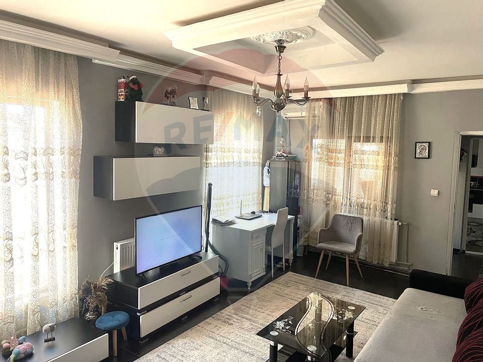 Casă cu 3 camere de vânzare in Constanta Zona Bd Mamaia