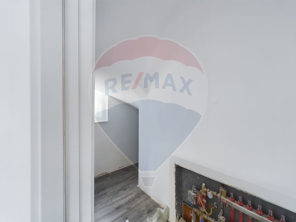 5 room House / Villa for sale