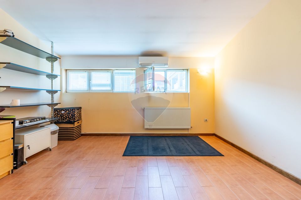 Casă / Vilă în Pipera de inchiriat, Iancu Nicolae, 5 x parcare